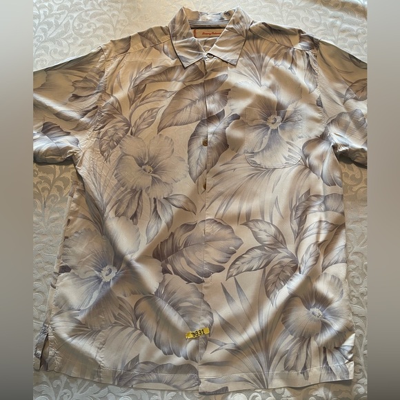 Tommy Bahama - Men's Large (L) short sleeve button down 100% silk shirt floral - Picture 1 of 2